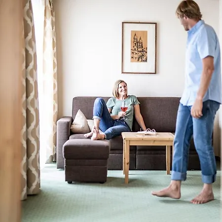 Zum Hirschen Отель Имст