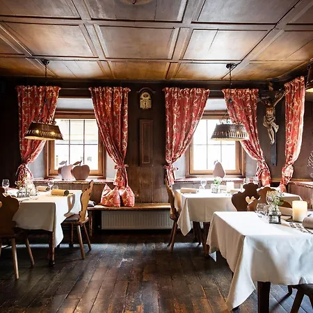 Zum Hirschen Hotel 3*