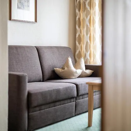 Отель Zum Hirschen 3*