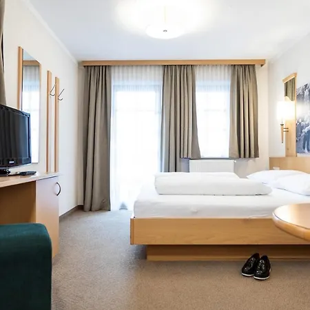 Zum Hirschen Hotel 3*