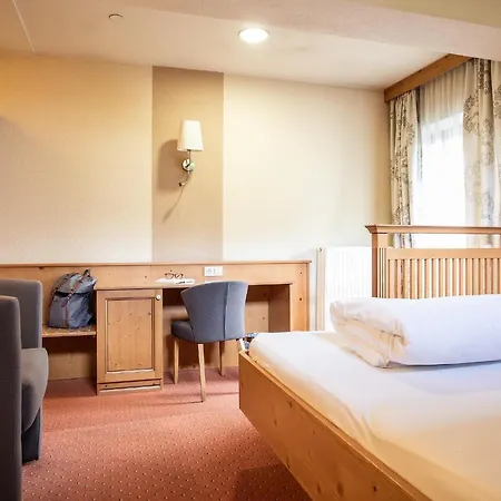 Hotel Zum Hirschen 3*