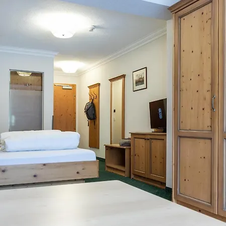 Zum Hirschen Hotel 3*