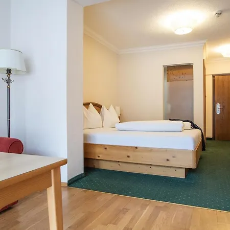 Zum Hirschen Hotel 3*