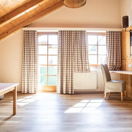 Zum Hirschen Hotel 3*