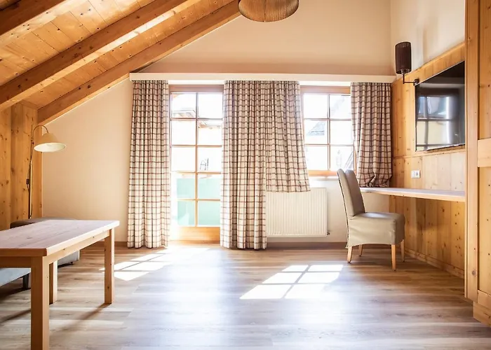 Zum Hirschen Hotel 3*