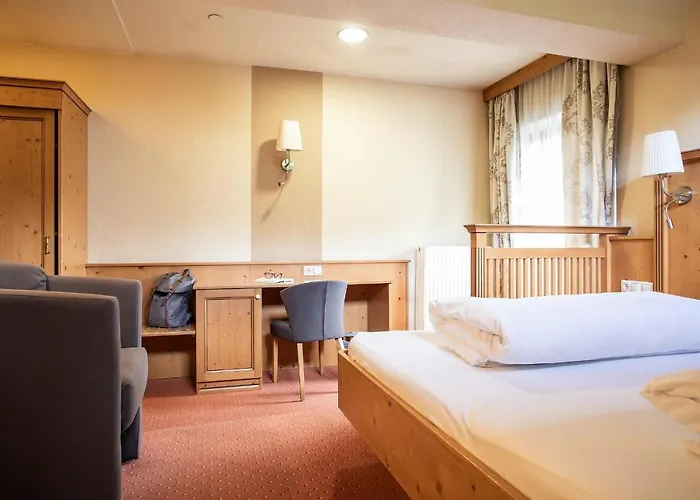 Hotel Zum Hirschen 3*