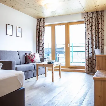 Zum Hirschen Hotel 3*