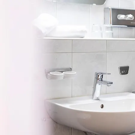 Zum Hirschen Hotel 3*