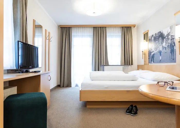 Zum Hirschen Hotel 3*